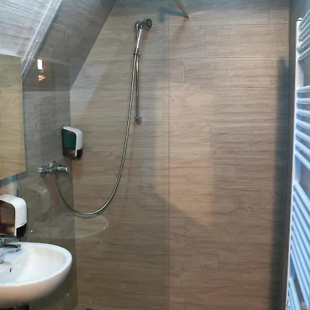 Frühstückspension Kadarta Vendeglo Panzio 3*