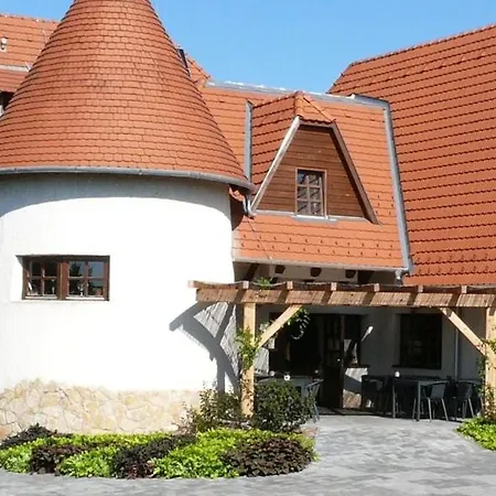 卡达塔住宿加早餐旅馆 3* 维斯普雷姆