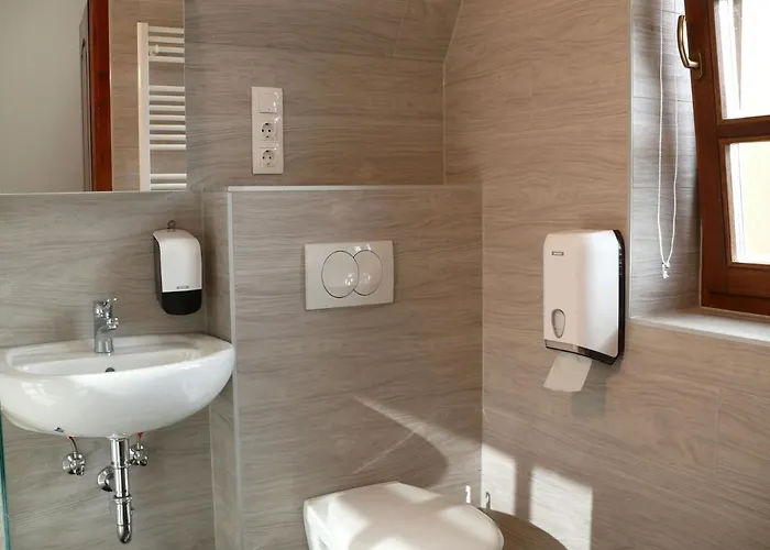 Kadarta Vendeglo Panzio 3*